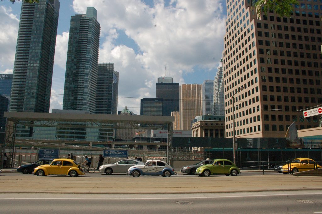 Auto fahren in Kanada - Käferparade in Toronto