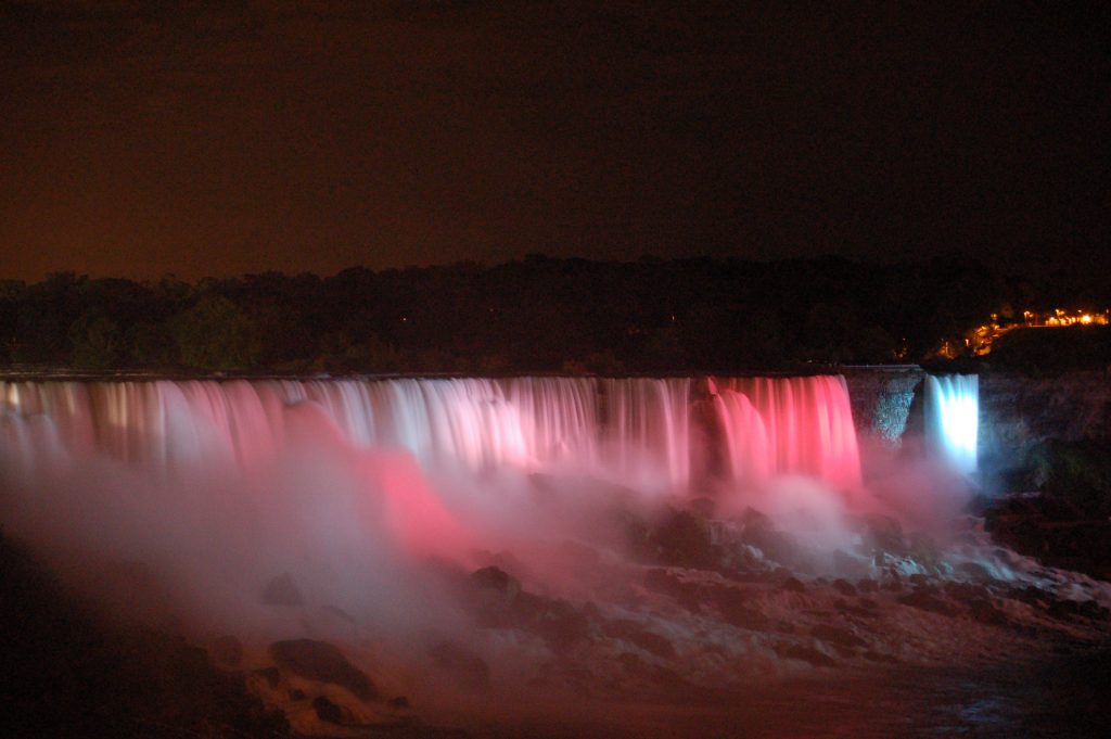 Niagara Falls am Abend