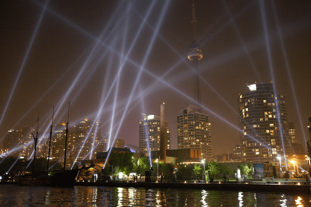 Cities in Eastern Canada - Skyline Toronto CN Tower