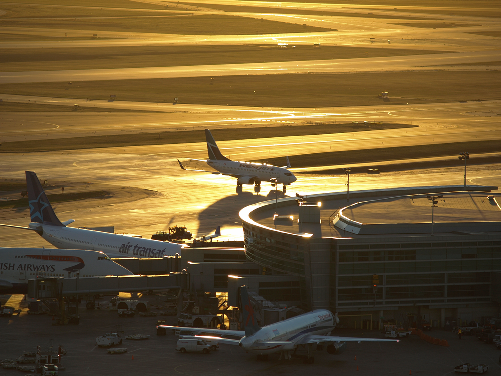 Airlines in Canada - Toronto